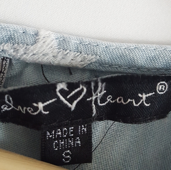 ▪︎Velvet Heart▪︎Women's Top With Embroidered Stars - Picture 4 of 6